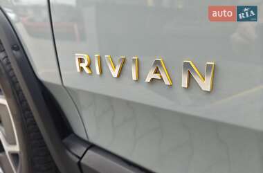 Позашляховик / Кросовер Rivian R1S 2023 в 