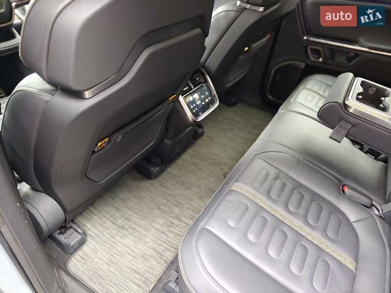 Внедорожник / Кроссовер Rivian R1S 2023 в Киеве