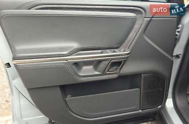 Позашляховик / Кросовер Rivian R1S 2023 в 