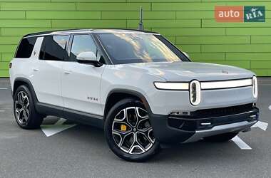 Внедорожник / Кроссовер Rivian R1S 2022 в 
