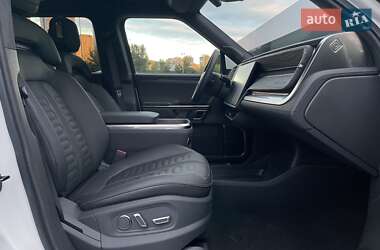 Внедорожник / Кроссовер Rivian R1S 2022 в 