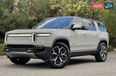 Внедорожник / Кроссовер Rivian R1S 2025 в 