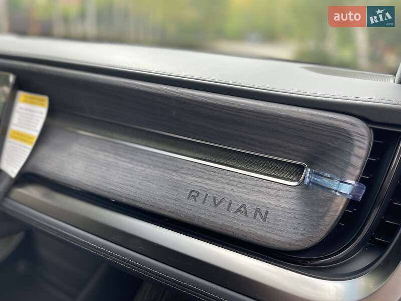 Позашляховик / Кросовер Rivian R1S 2025 в Одесі