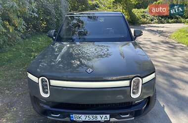 Внедорожник / Кроссовер Rivian R1S 2022 в 
