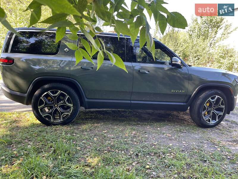 Позашляховик / Кросовер Rivian R1S 2022 в Рівному