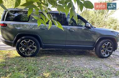 Внедорожник / Кроссовер Rivian R1S 2022 в 