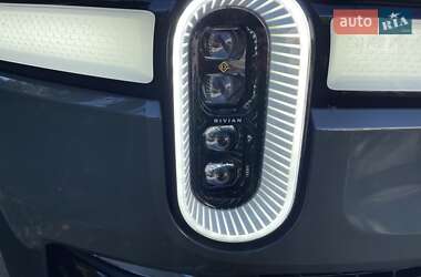 Внедорожник / Кроссовер Rivian R1S 2022 в 