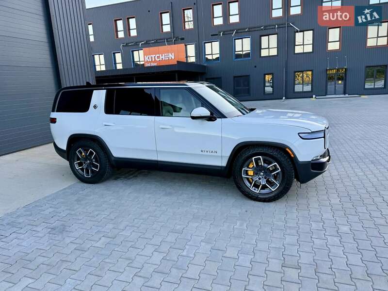 Позашляховик / Кросовер Rivian R1S 2023 в Дубні