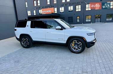 Внедорожник / Кроссовер Rivian R1S 2023 в 