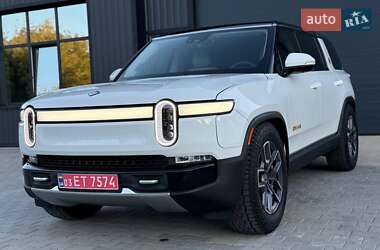Внедорожник / Кроссовер Rivian R1S 2023 в 
