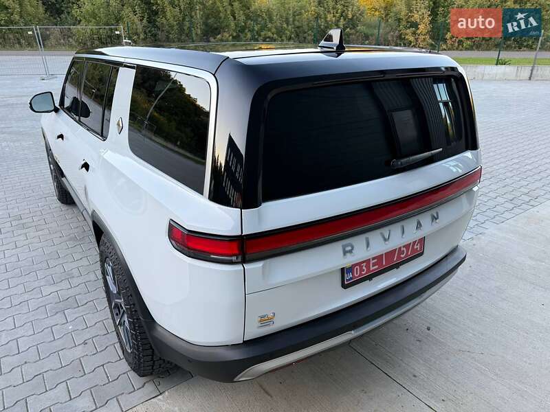 Позашляховик / Кросовер Rivian R1S 2023 в Дубні