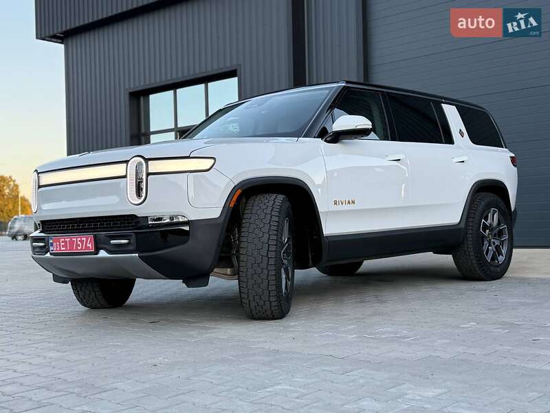 Позашляховик / Кросовер Rivian R1S 2023 в Дубні