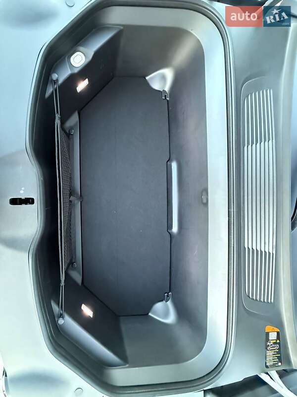 Позашляховик / Кросовер Rivian R1S 2023 в Дубні