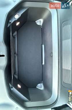 Внедорожник / Кроссовер Rivian R1S 2023 в 