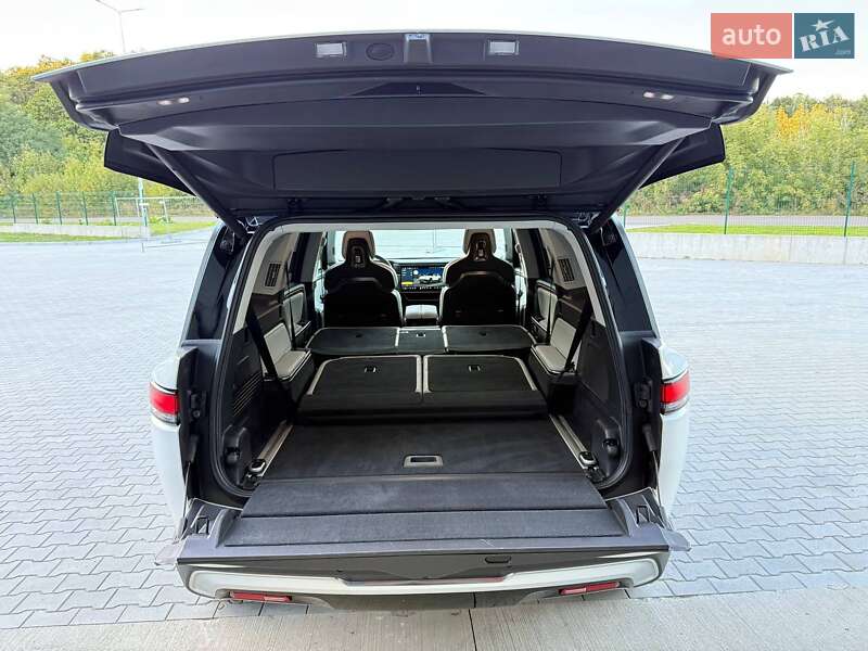 Позашляховик / Кросовер Rivian R1S 2023 в Дубні