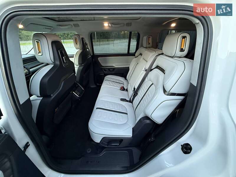 Позашляховик / Кросовер Rivian R1S 2023 в Дубні