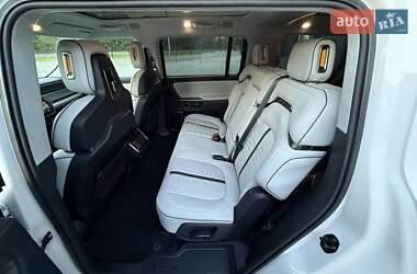Внедорожник / Кроссовер Rivian R1S 2023 в 