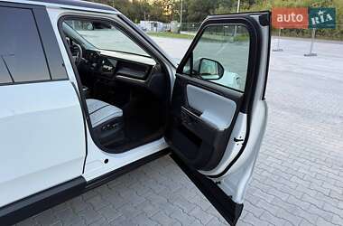 Внедорожник / Кроссовер Rivian R1S 2023 в 