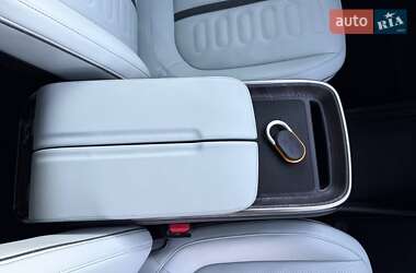 Внедорожник / Кроссовер Rivian R1S 2023 в 