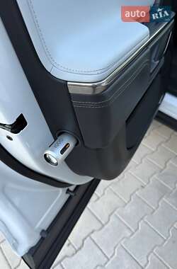 Внедорожник / Кроссовер Rivian R1S 2023 в 