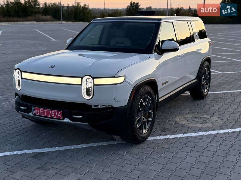 Позашляховик / Кросовер Rivian R1S 2023 в Дубні