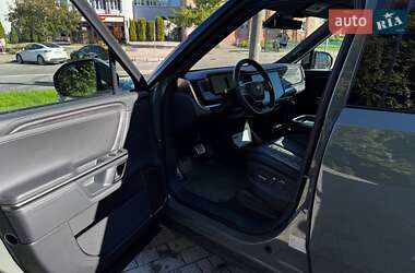 Позашляховик / Кросовер Rivian R1S 2022 в 