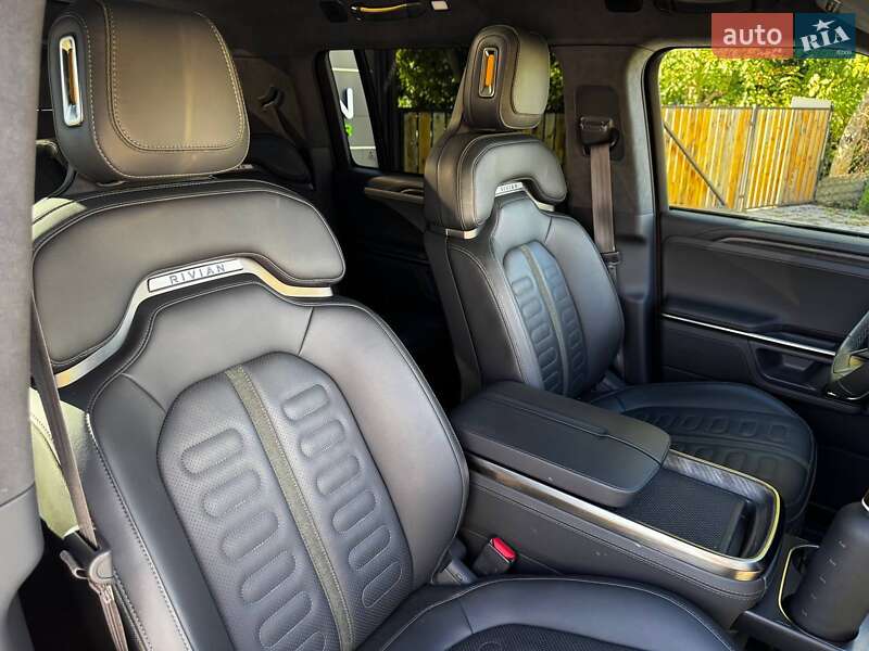 Внедорожник / Кроссовер Rivian R1S 2022 в Львове