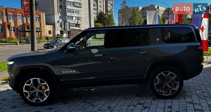 Внедорожник / Кроссовер Rivian R1S 2022 в Львове