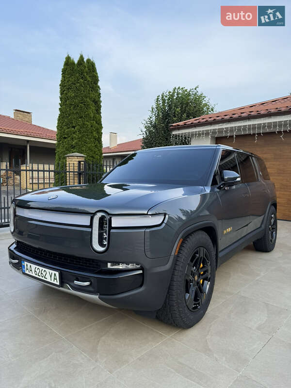 Внедорожник / Кроссовер Rivian R1S 2023 в Киеве