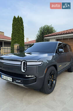 Позашляховик / Кросовер Rivian R1S 2023 в 
