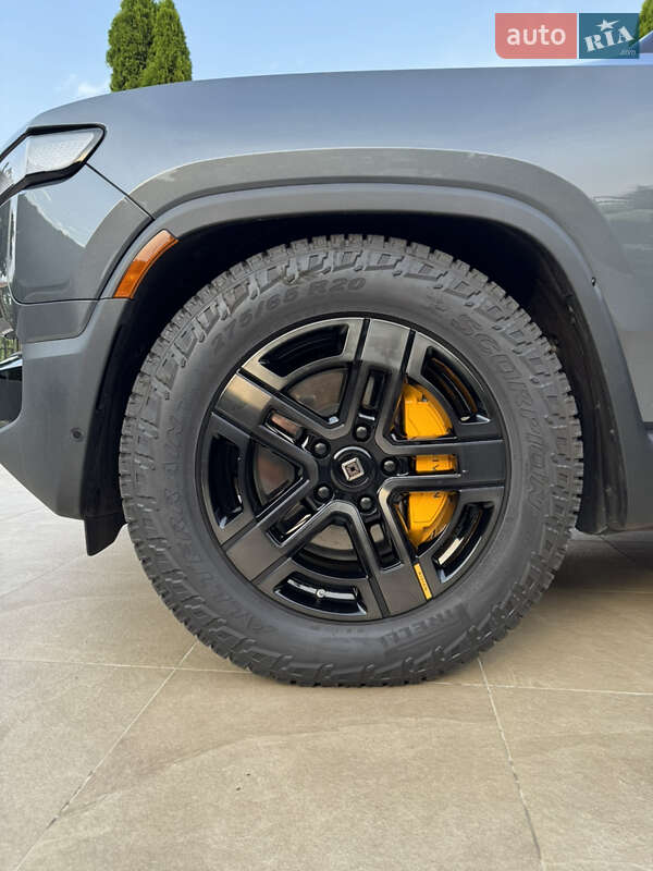 Внедорожник / Кроссовер Rivian R1S 2023 в Киеве
