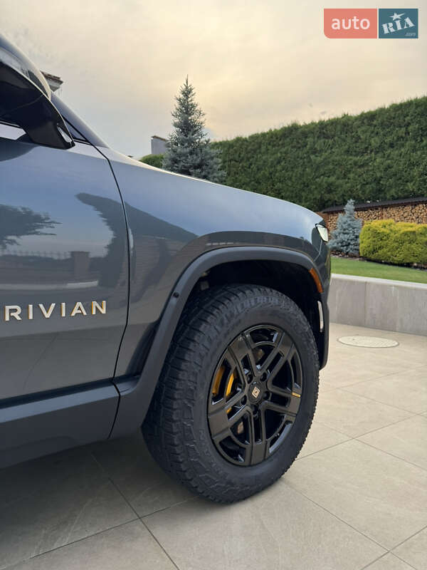 Внедорожник / Кроссовер Rivian R1S 2023 в Киеве