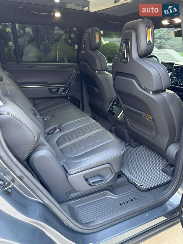 Внедорожник / Кроссовер Rivian R1S 2023 в Киеве