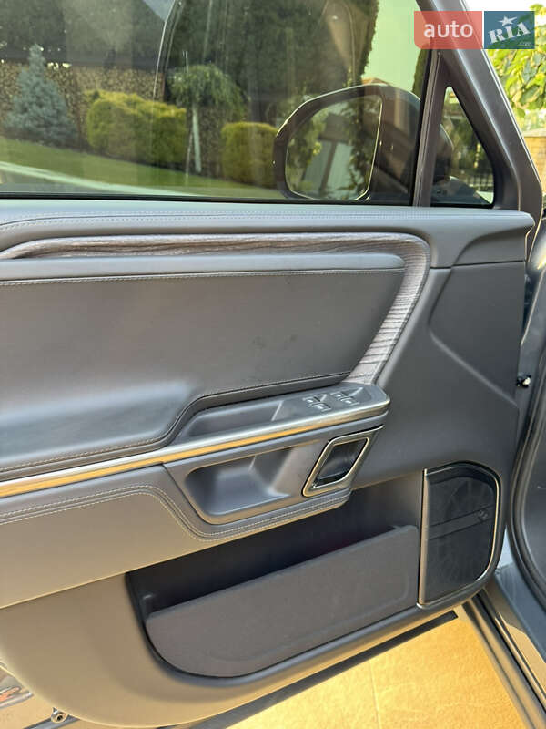 Внедорожник / Кроссовер Rivian R1S 2023 в Киеве