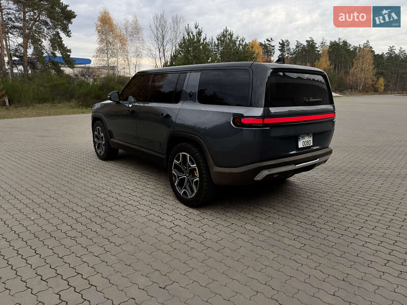 Позашляховик / Кросовер Rivian R1S 2022 в Костопілі