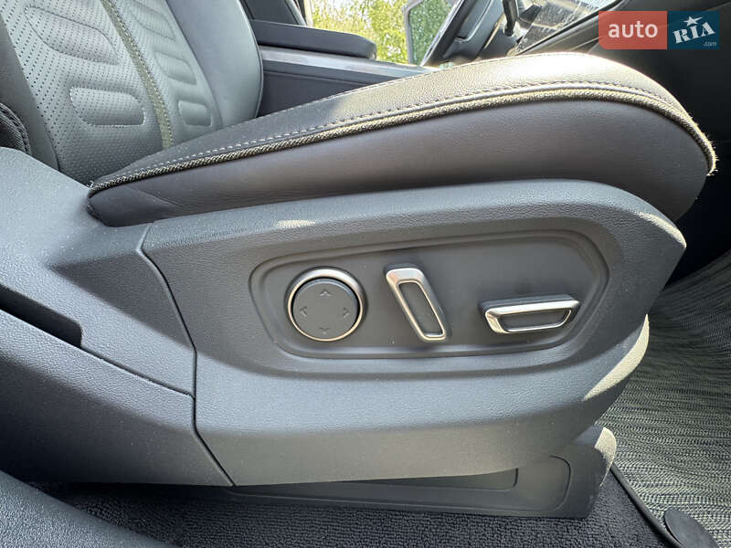 Позашляховик / Кросовер Rivian R1S 2023 в Бучі