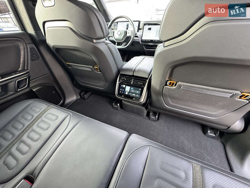 Позашляховик / Кросовер Rivian R1S 2023 в Луцьку