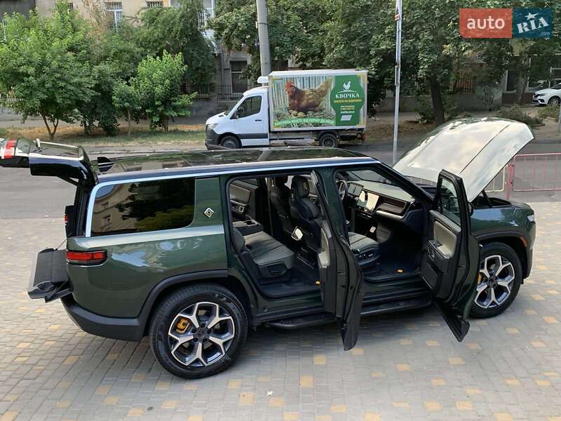 Внедорожник / Кроссовер Rivian R1S 2023 в Одессе фото 23 Внедорожник / Кроссовер Rivian R1S 2023 в Одессе