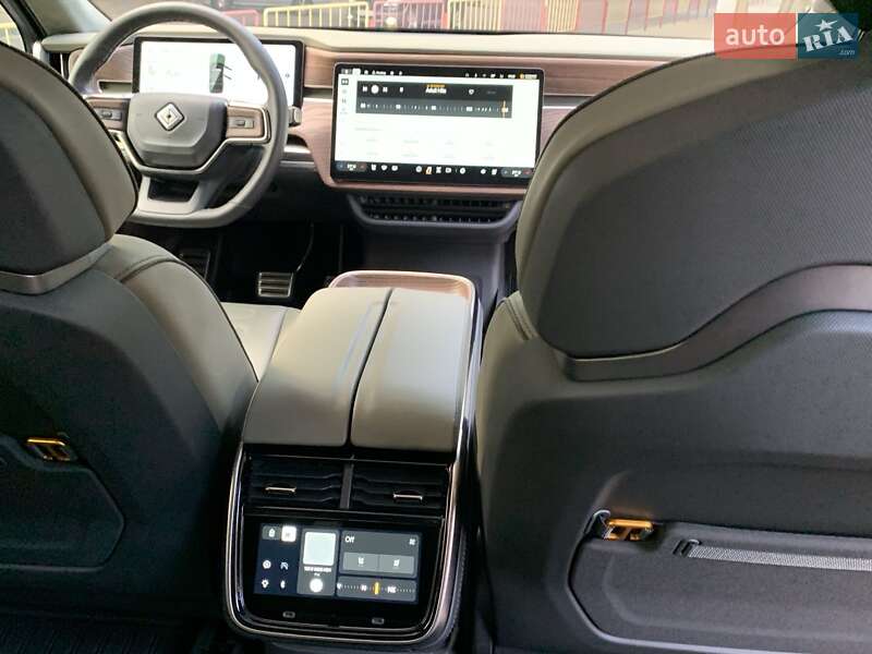 Внедорожник / Кроссовер Rivian R1S 2023 в Одессе фото 38 Внедорожник / Кроссовер Rivian R1S 2023 в Одессе