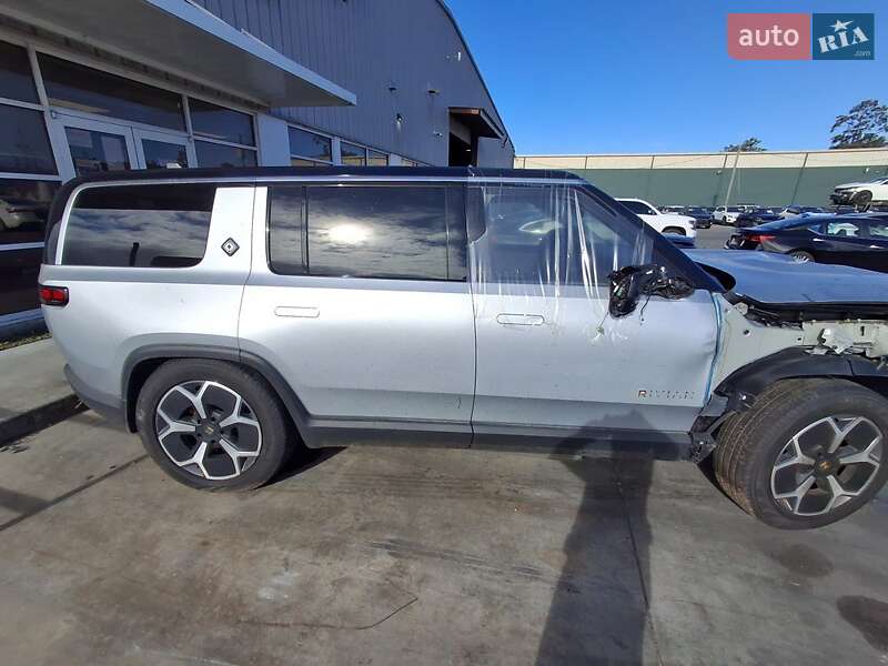Внедорожник / Кроссовер Rivian R1S 2023 в Киеве фото 19 Внедорожник / Кроссовер Rivian R1S 2023 в Киеве