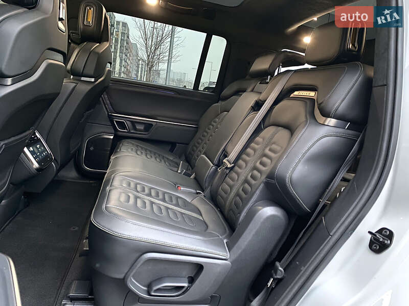 Внедорожник / Кроссовер Rivian R1S 2023 в Киеве