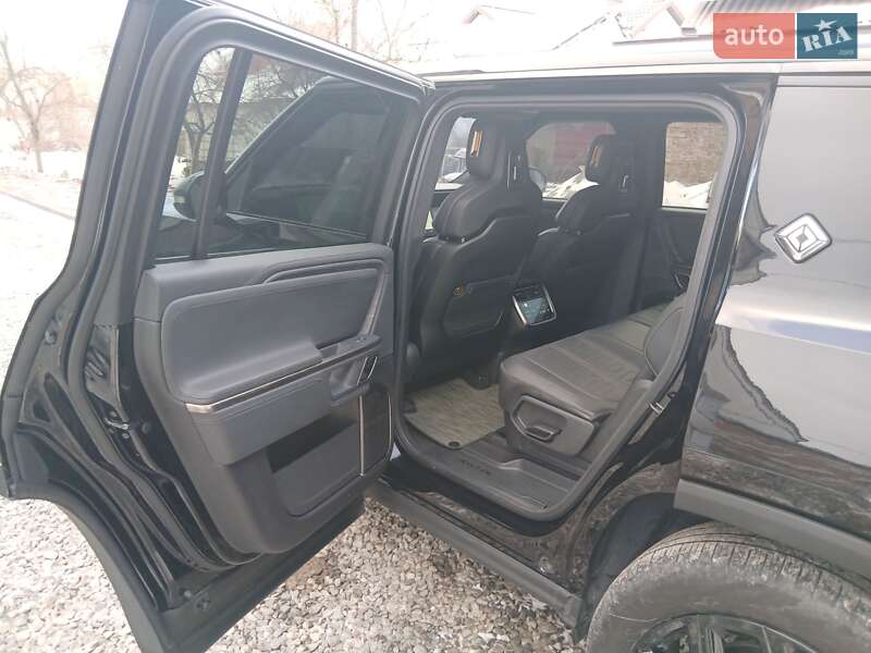 Внедорожник / Кроссовер Rivian R1S 2023 в Городке фото 13 Внедорожник / Кроссовер Rivian R1S 2023 в Городке