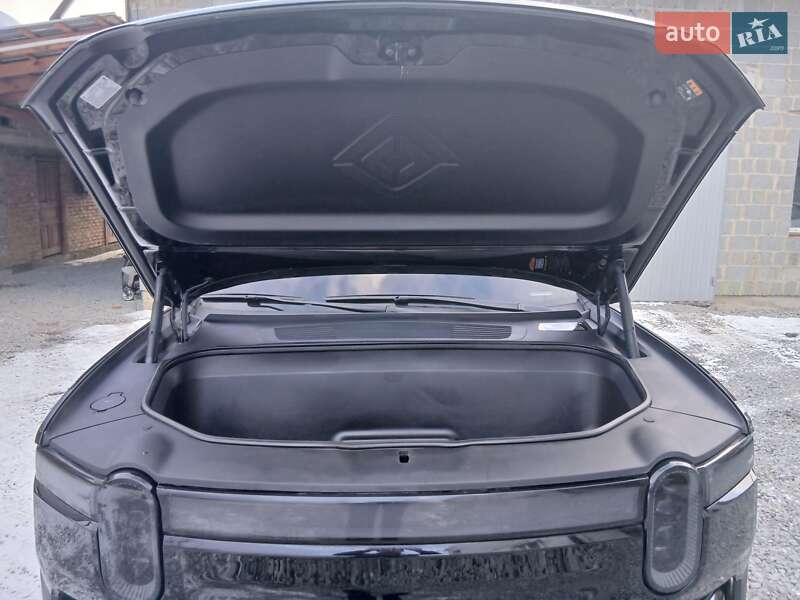 Внедорожник / Кроссовер Rivian R1S 2023 в Городке фото 24 Внедорожник / Кроссовер Rivian R1S 2023 в Городке