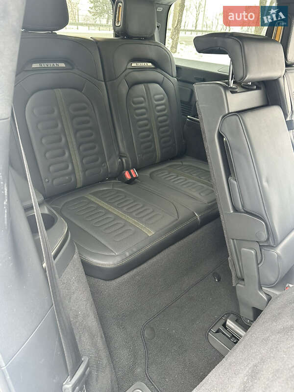 Внедорожник / Кроссовер Rivian R1S 2024 в Днепре