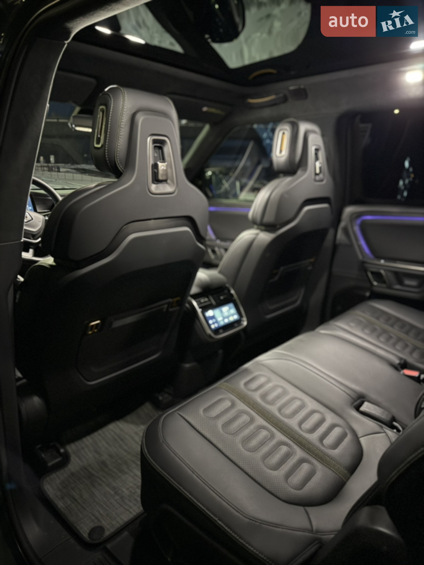 2023 Rivian R1S - мініатюра 25