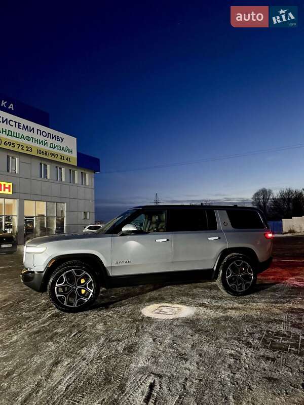 Внедорожник / Кроссовер Rivian R1S 2022 в Хмельницком