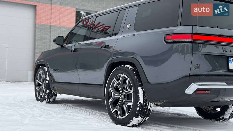 Внедорожник / Кроссовер Rivian R1S 2024 в Костополе