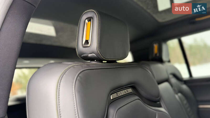 Внедорожник / Кроссовер Rivian R1S 2024 в Костополе