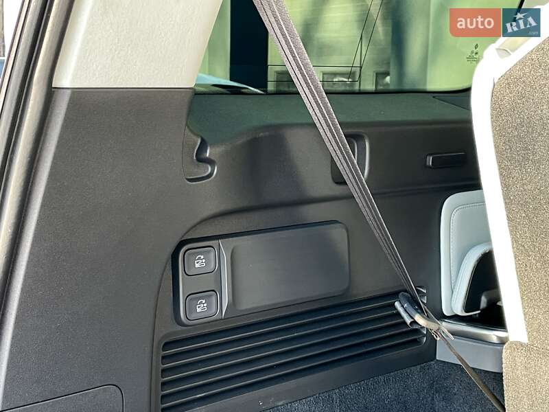 Внедорожник / Кроссовер Rivian R1S 2023 в Киеве