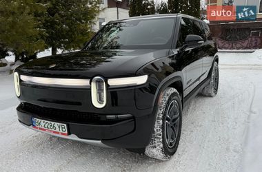 Внедорожник / Кроссовер Rivian R1S 2025 в Ровно